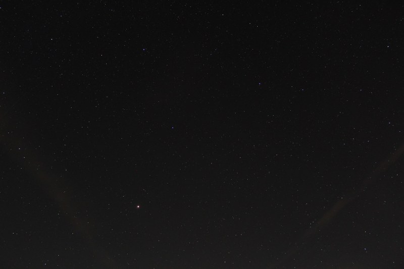 Mars (heller Punkt) südlich des Pegasusquadrats am 18.11.20, Foto: Uwe Lesser